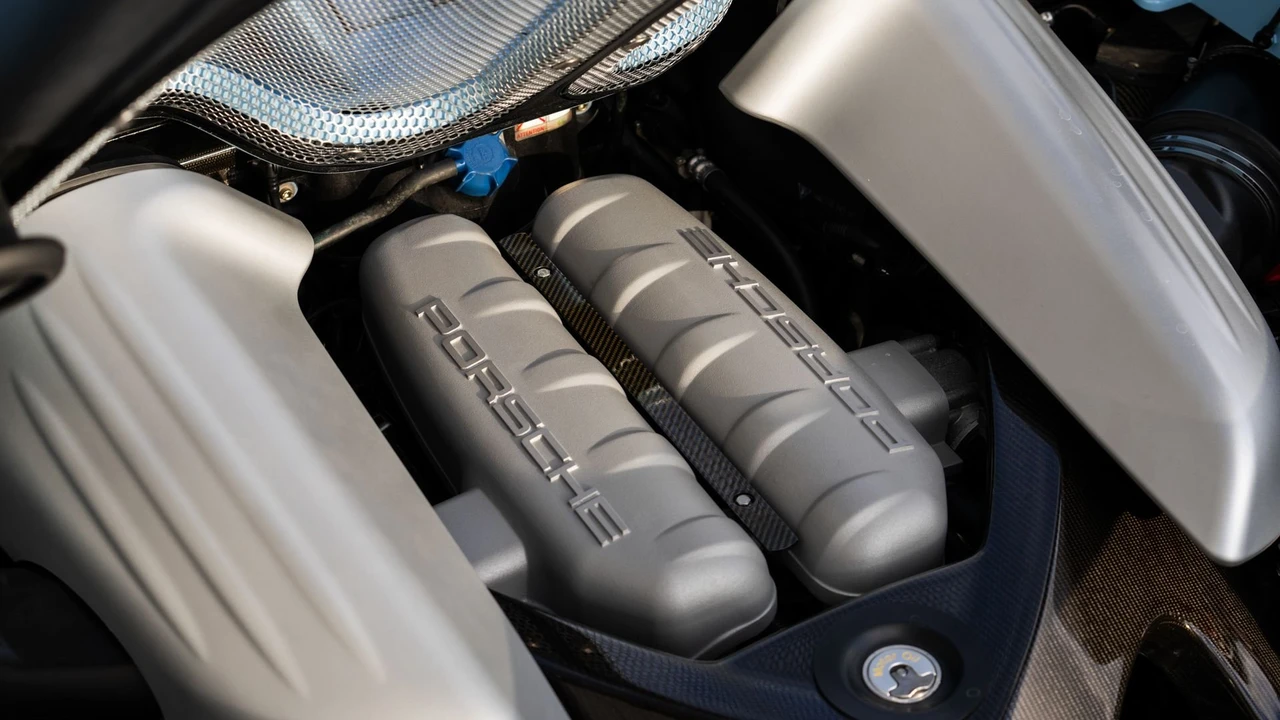 2005 Porsche Carrera GT - Image 6 of 31