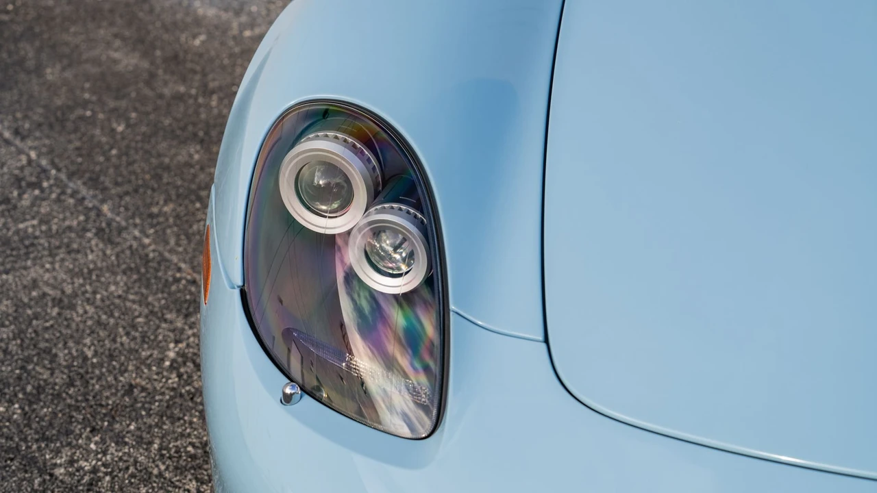 2005 Porsche Carrera GT - Image 21 of 31