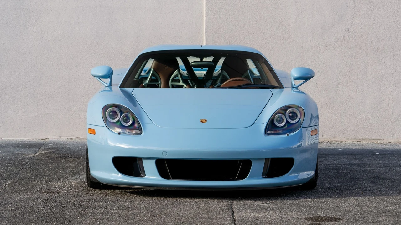 2005 Porsche Carrera GT - Image 16 of 31