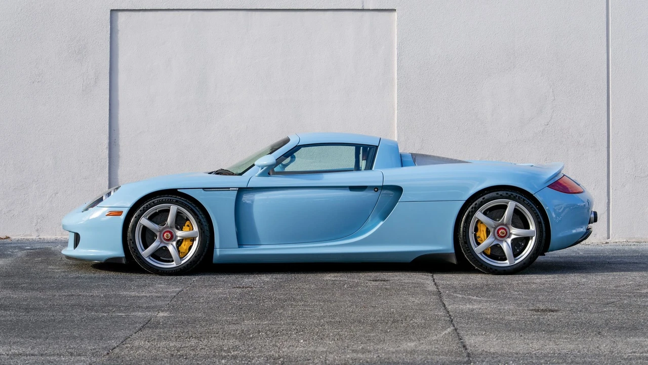 2005 Porsche Carrera GT - Image 10 of 31