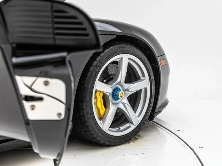 2005 Porsche Carrera GT - Image 23 of 31