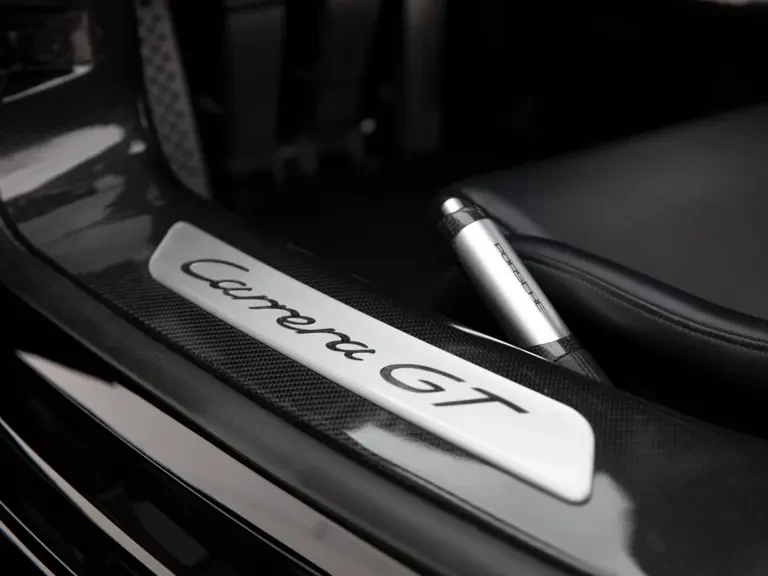 2005 Porsche Carrera GT - Image 20 of 31