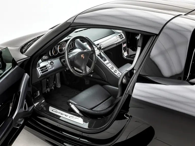 2005 Porsche Carrera GT - Image 12 of 31
