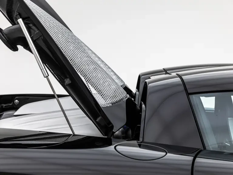 2005 Porsche Carrera GT - Image 29 of 31