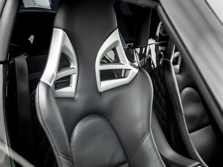 2005 Porsche Carrera GT - Image 18 of 31