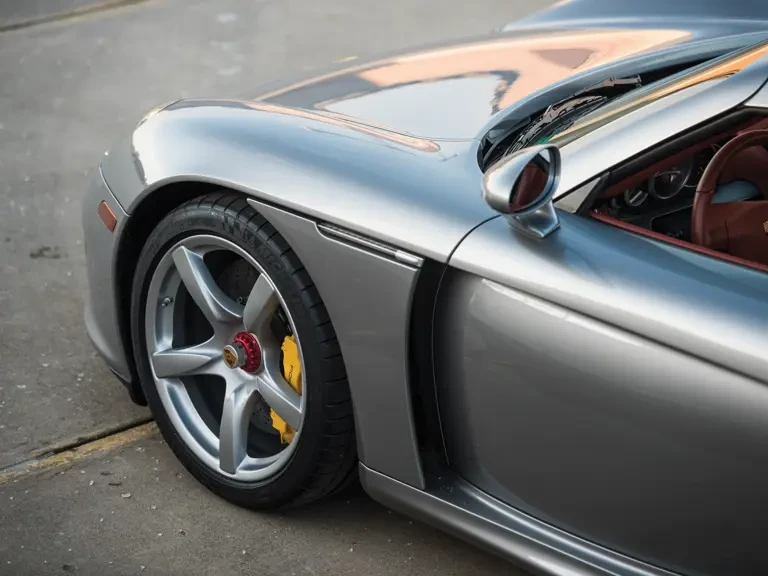 2005 Porsche Carrera GT - Image 15 of 31