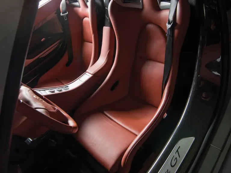 2005 Porsche Carrera GT - Image 28 of 31
