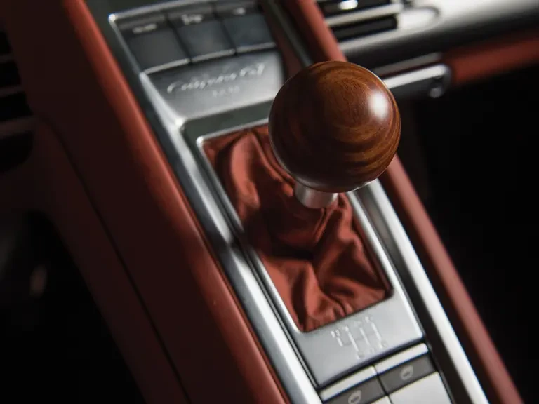 2005 Porsche Carrera GT - Image 30 of 31