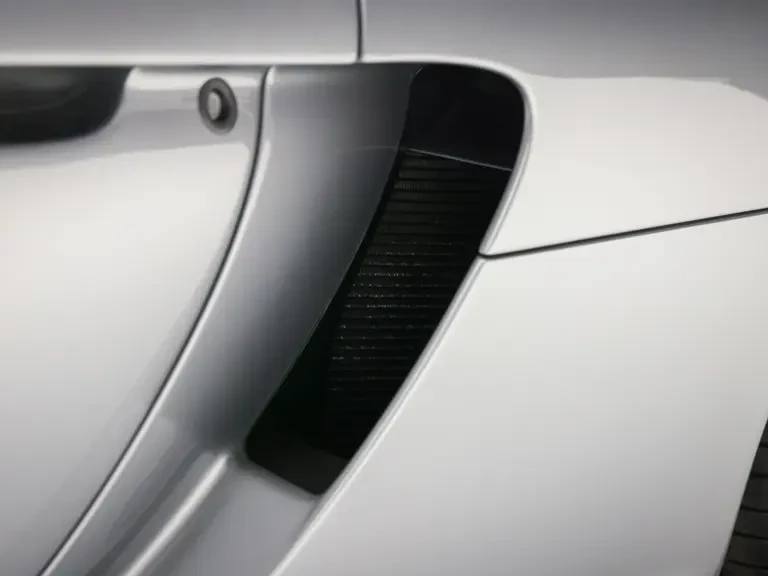 2005 Porsche Carrera GT - Image 16 of 31