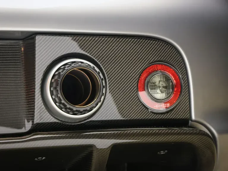 2005 Porsche Carrera GT - Image 23 of 31