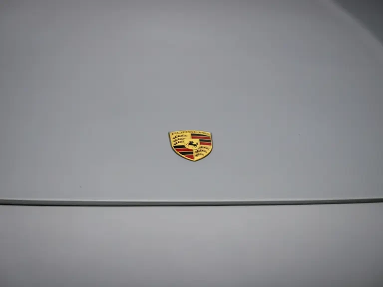 2005 Porsche Carrera GT - Image 12 of 31