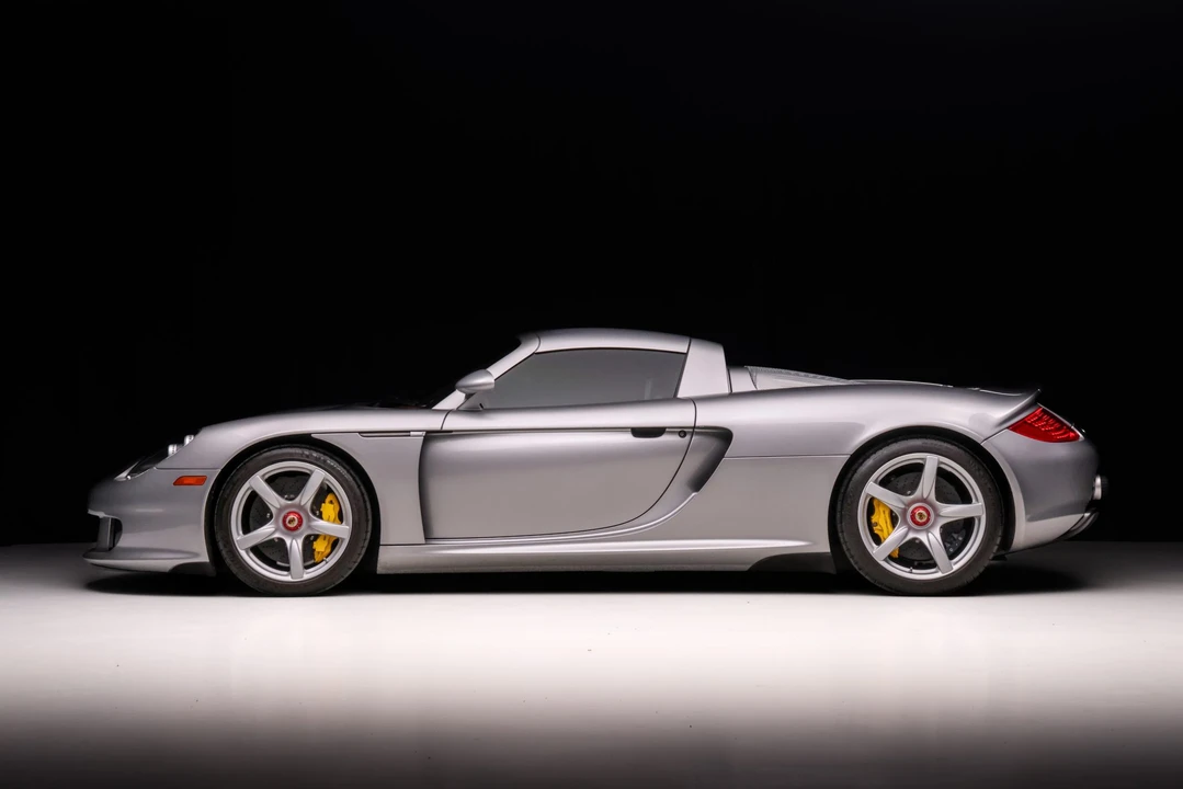 2005 Porsche Carrera GT - Image 12 of 31