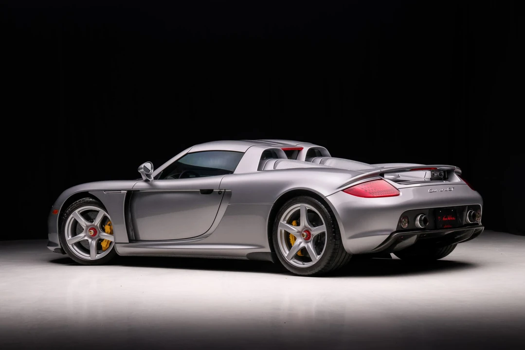 2005 Porsche Carrera GT - Image 13 of 31