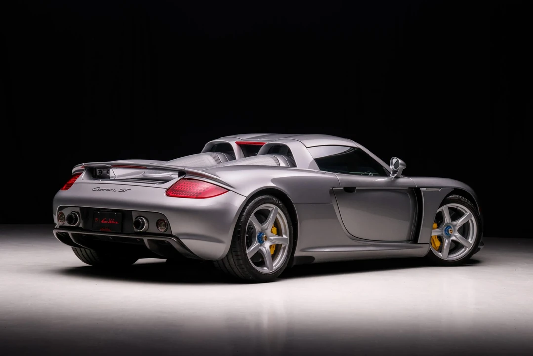 2005 Porsche Carrera GT - Image 16 of 31