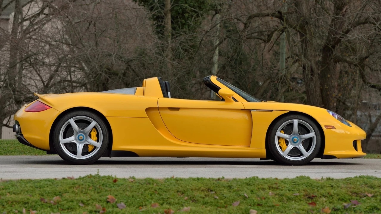 2005 Porsche Carrera GT - Image 2 of 31