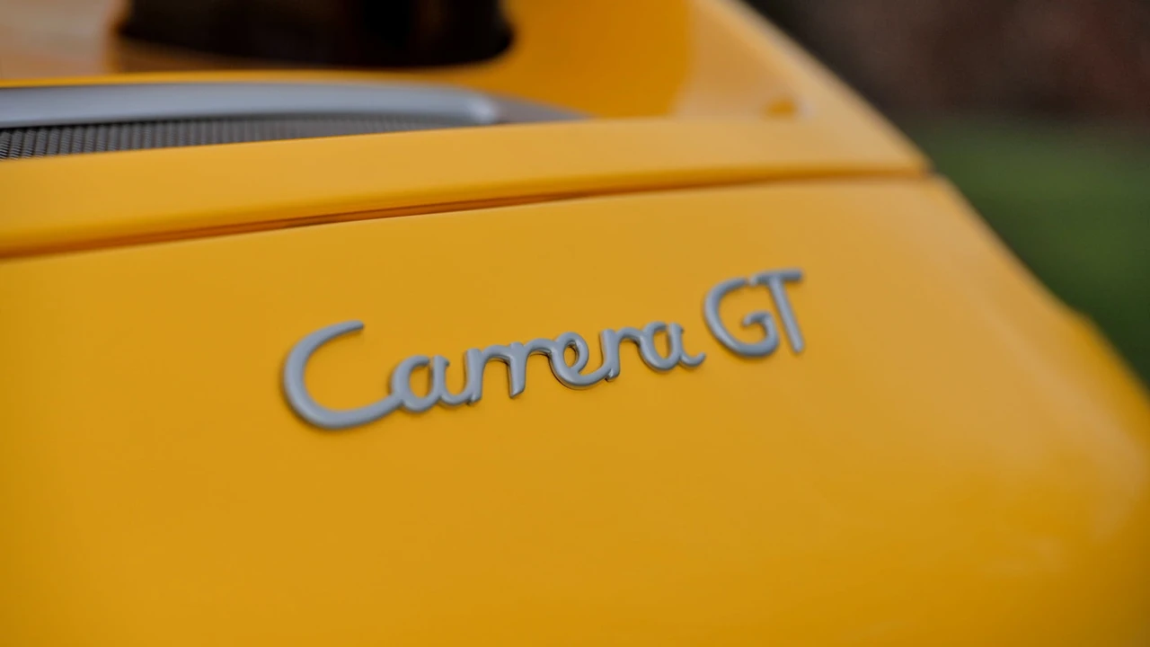 2005 Porsche Carrera GT - Image 11 of 31