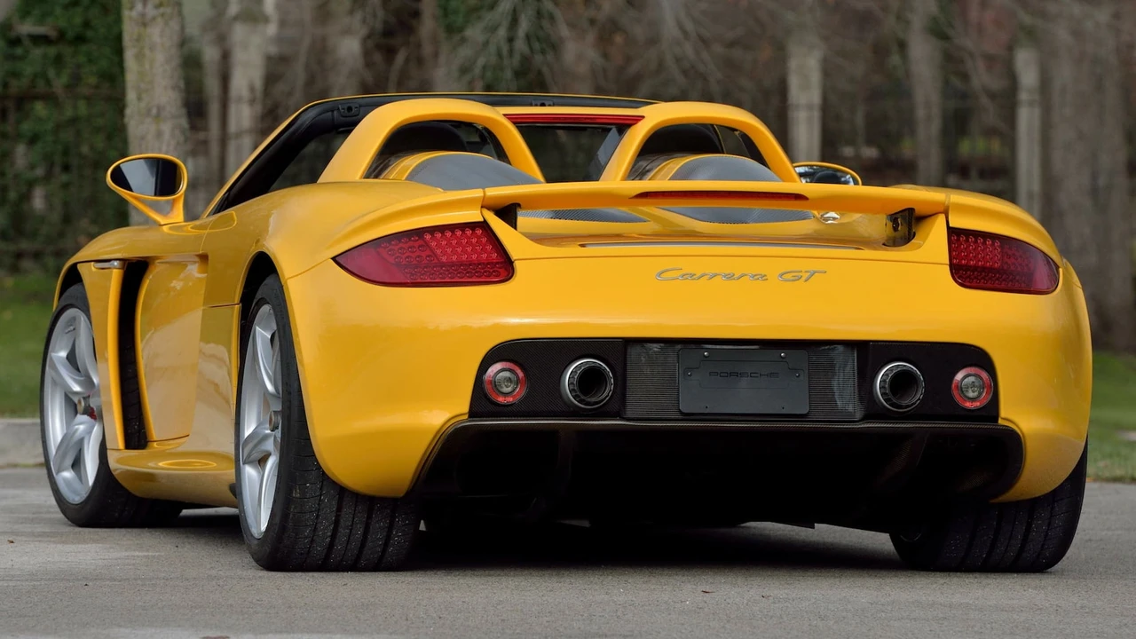 2005 Porsche Carrera GT - Image 25 of 31