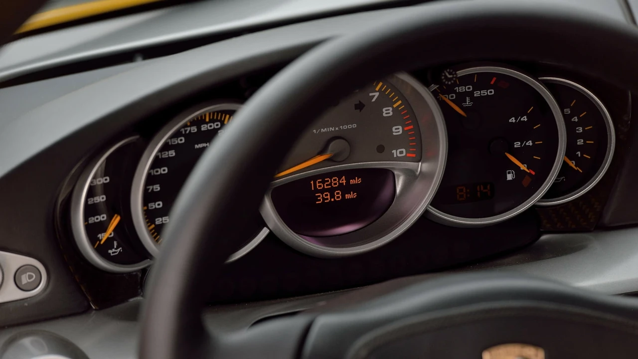 2005 Porsche Carrera GT - Image 28 of 31