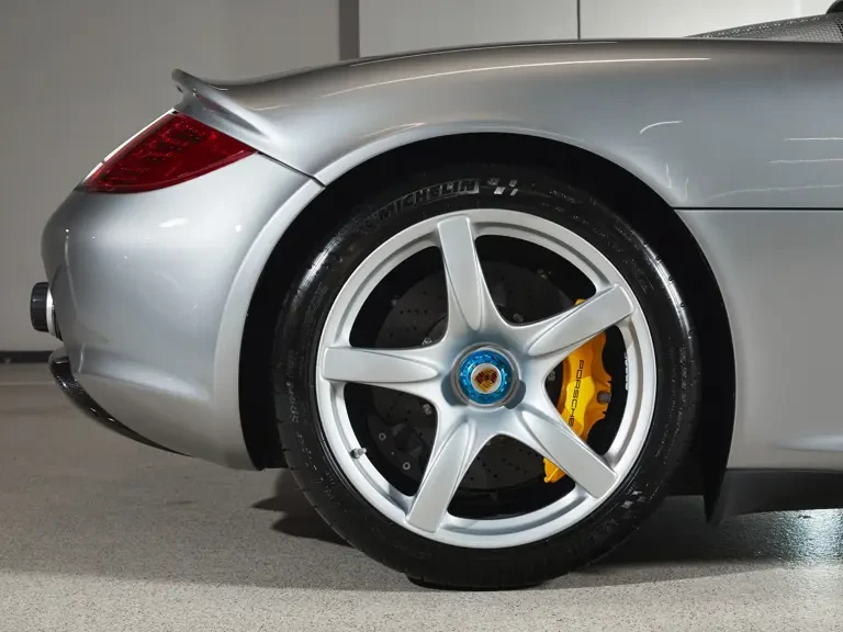 2005 Porsche Carrera GT - Image 12 of 31
