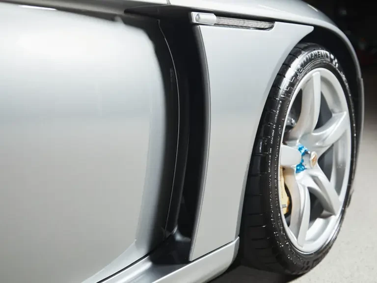 2005 Porsche Carrera GT - Image 16 of 31