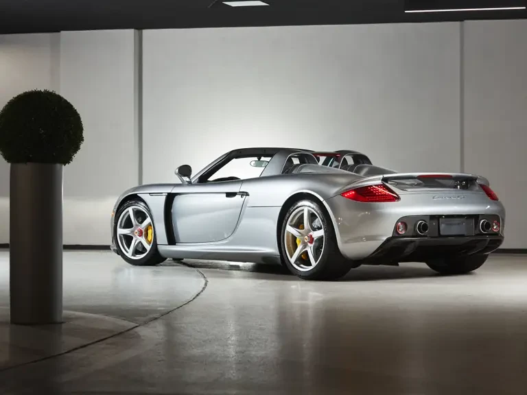 2005 Porsche Carrera GT - Image 11 of 31