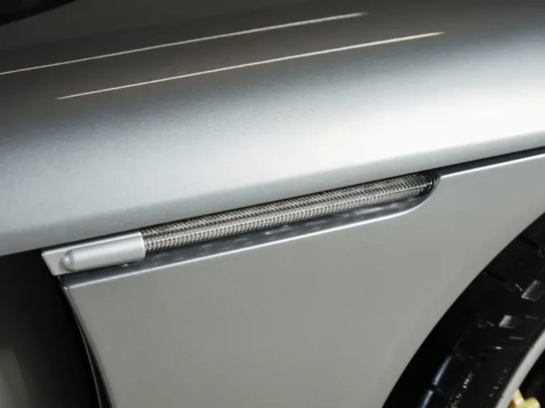 2005 Porsche Carrera GT - Image 15 of 31
