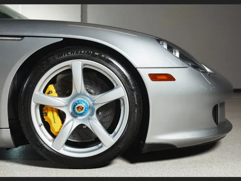 2005 Porsche Carrera GT - Image 14 of 31