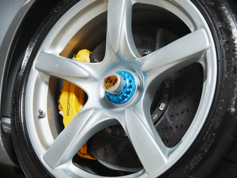 2005 Porsche Carrera GT - Image 13 of 31