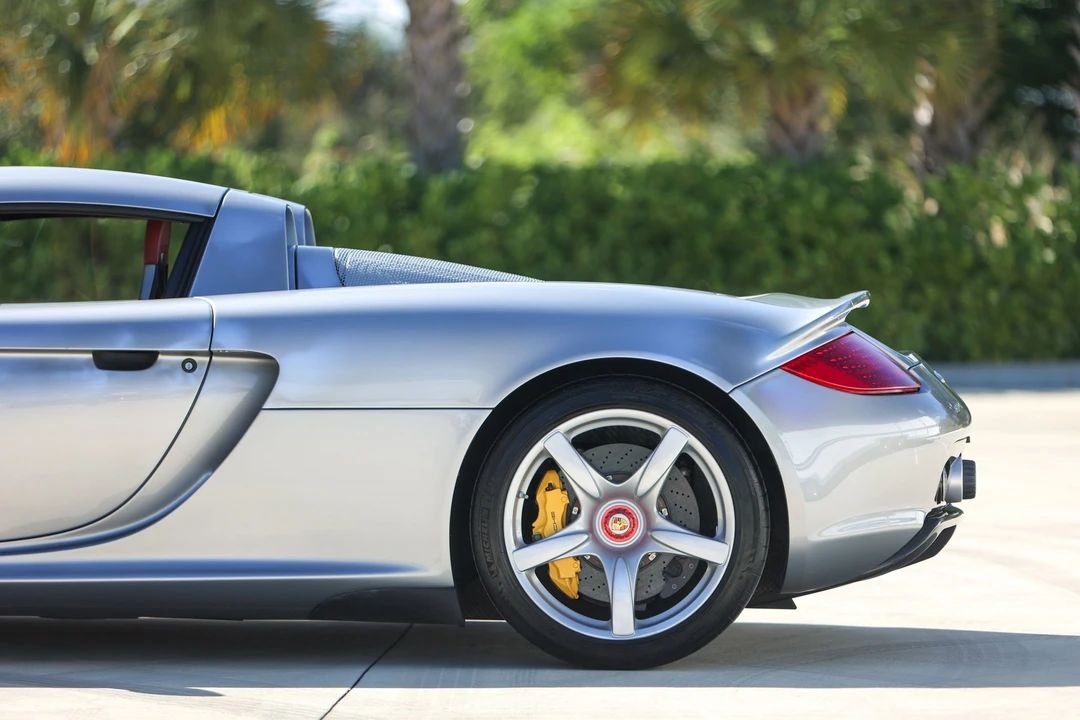 2005 Porsche Carrera GT - Image 10 of 31