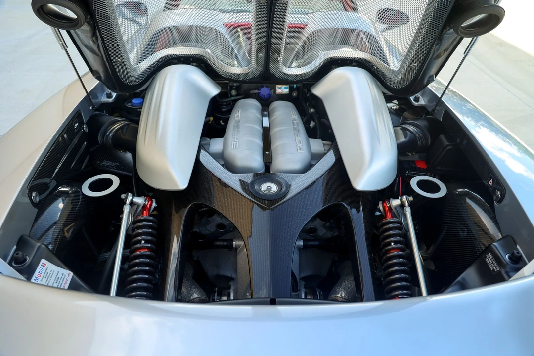 2005 Porsche Carrera GT - Image 6 of 31
