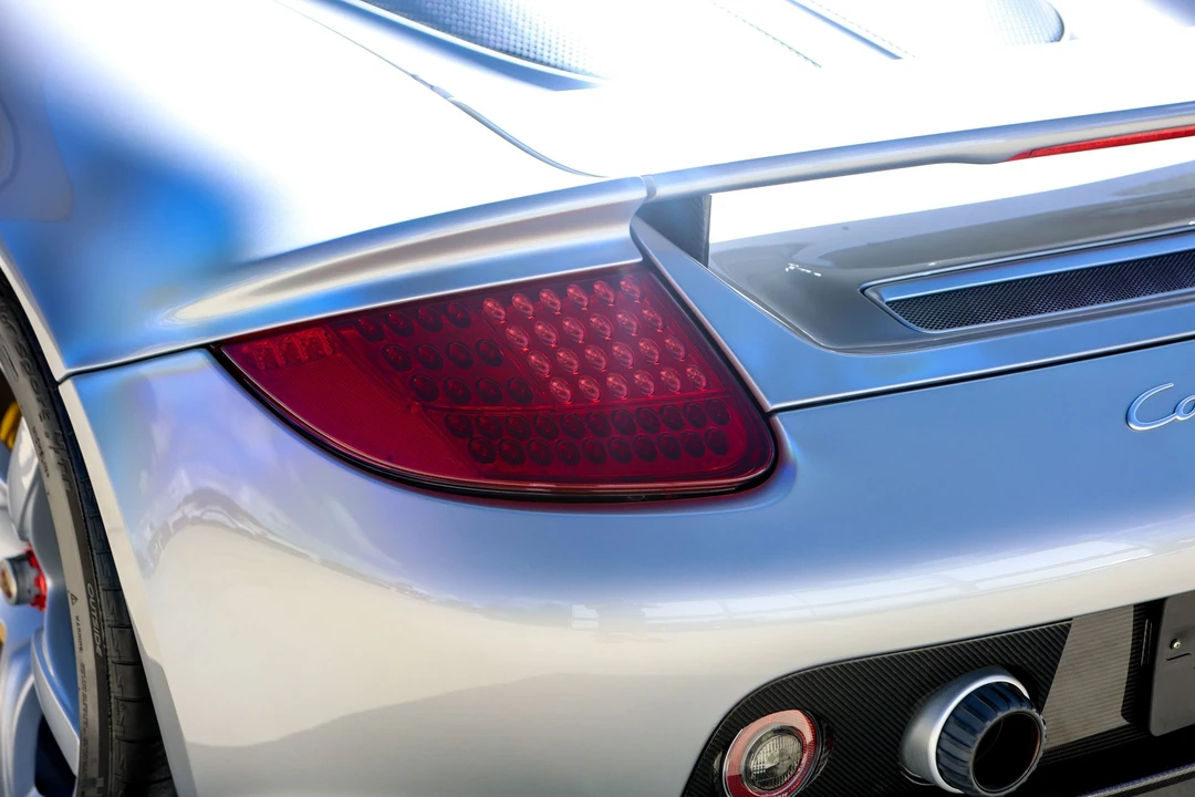 2005 Porsche Carrera GT - Image 14 of 31