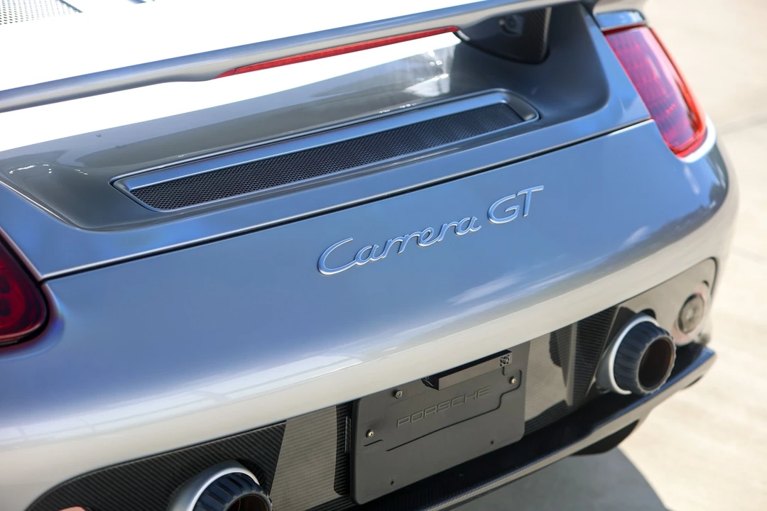 2005 Porsche Carrera GT - Image 12 of 31
