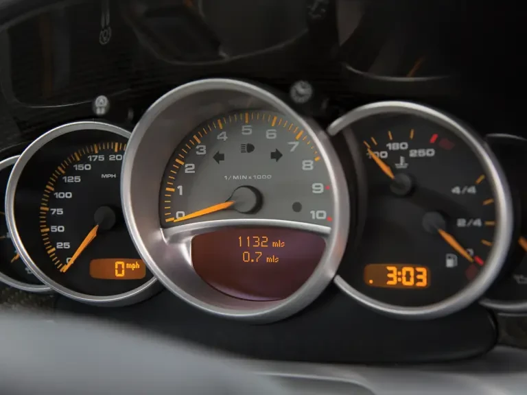 2005 Porsche Carrera GT - Image 15 of 31