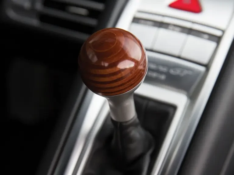 2005 Porsche Carrera GT - Image 16 of 31