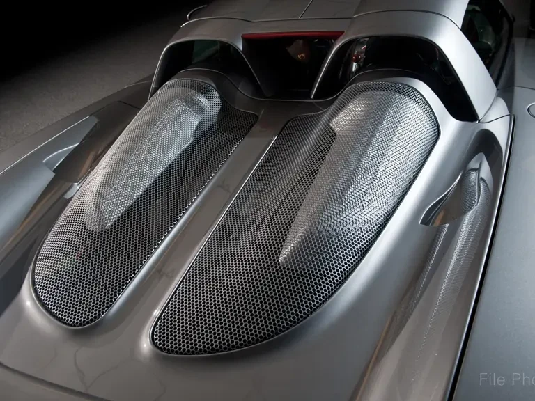 2005 Porsche Carrera GT - Image 11 of 25