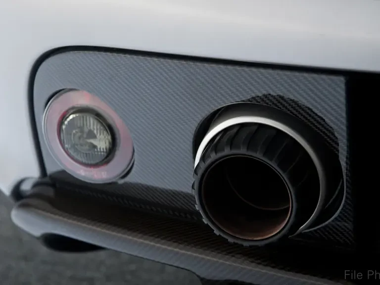 2005 Porsche Carrera GT - Image 18 of 25