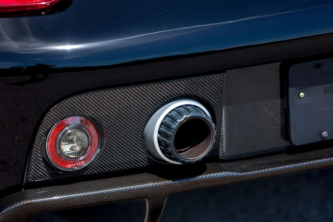 2005 Porsche Carrera GT - Image 7 of 31