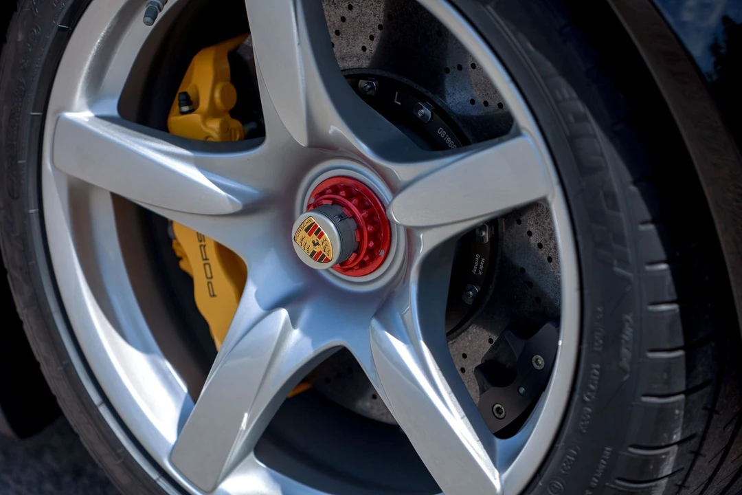 2005 Porsche Carrera GT - Image 15 of 31