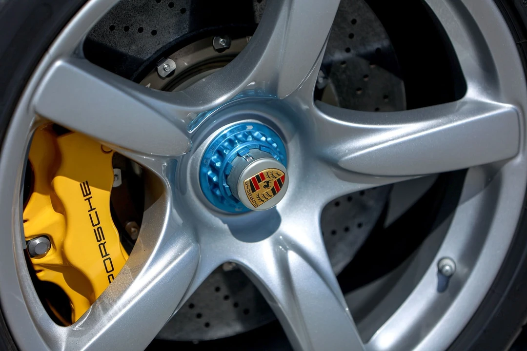 2005 Porsche Carrera GT - Image 24 of 31