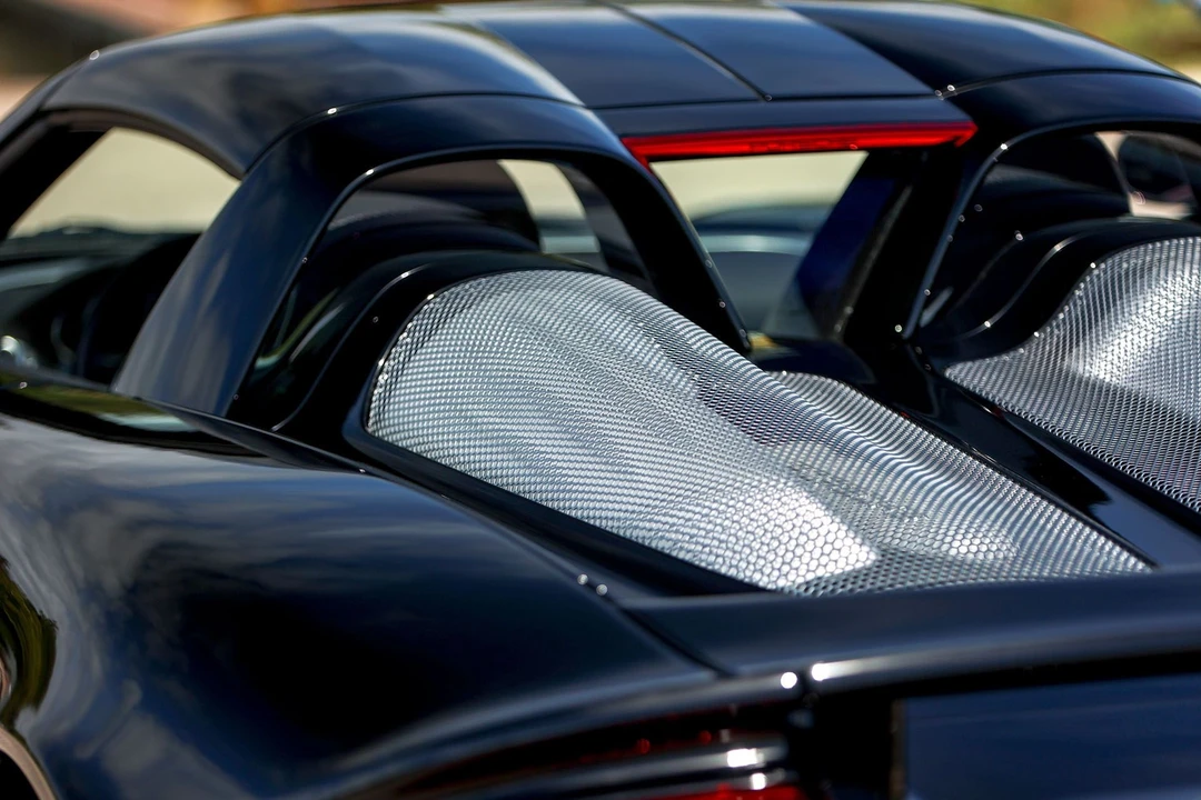2005 Porsche Carrera GT - Image 11 of 31