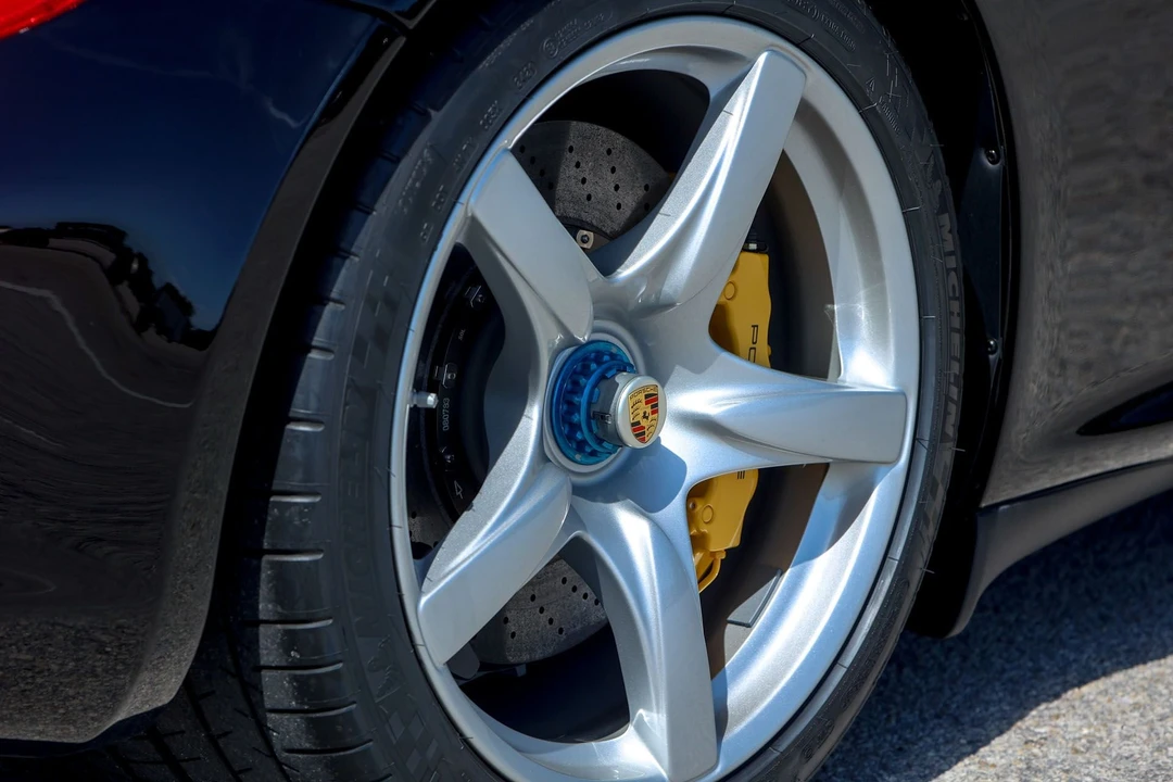 2005 Porsche Carrera GT - Image 12 of 31