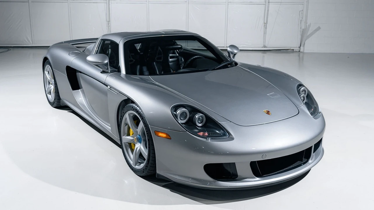 2005 Porsche Carrera GT - Image 12 of 31