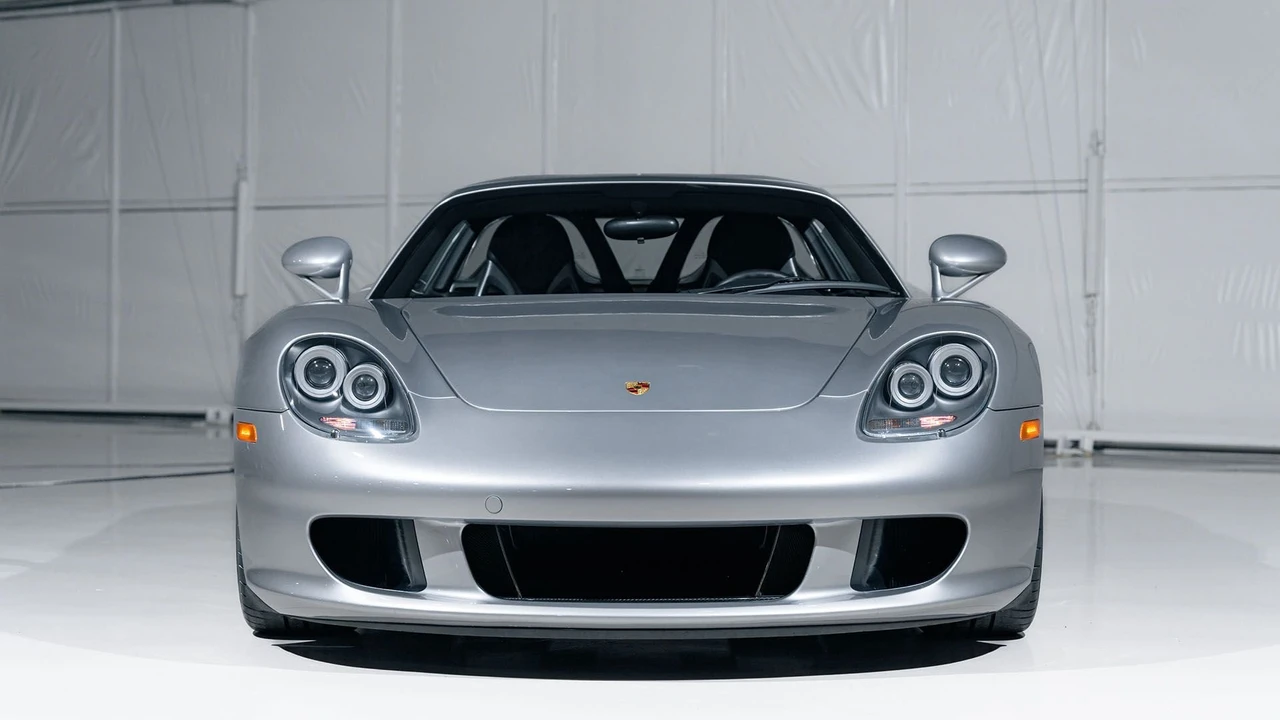 2005 Porsche Carrera GT - Image 2 of 31