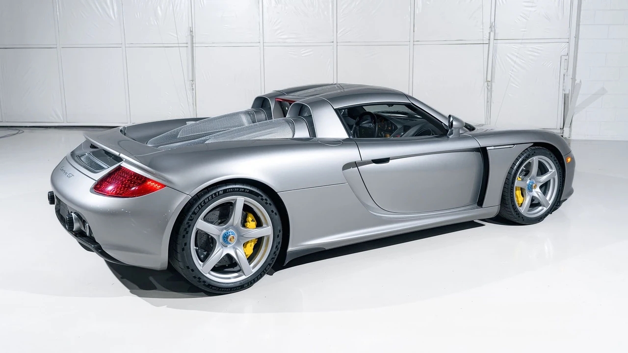 2005 Porsche Carrera GT - Image 17 of 31