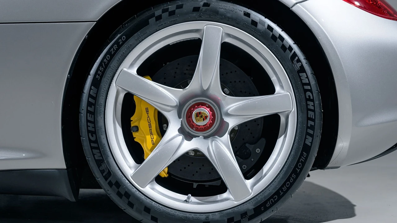 2005 Porsche Carrera GT - Image 29 of 31