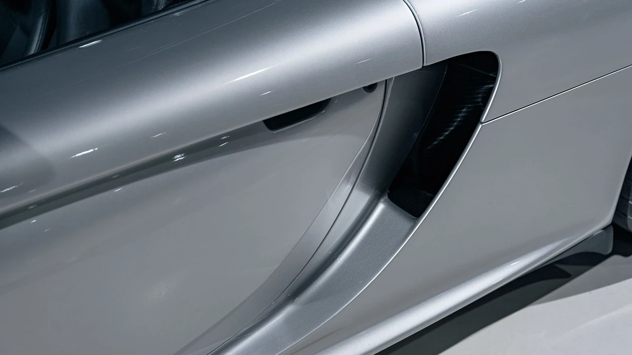 2005 Porsche Carrera GT - Image 30 of 31