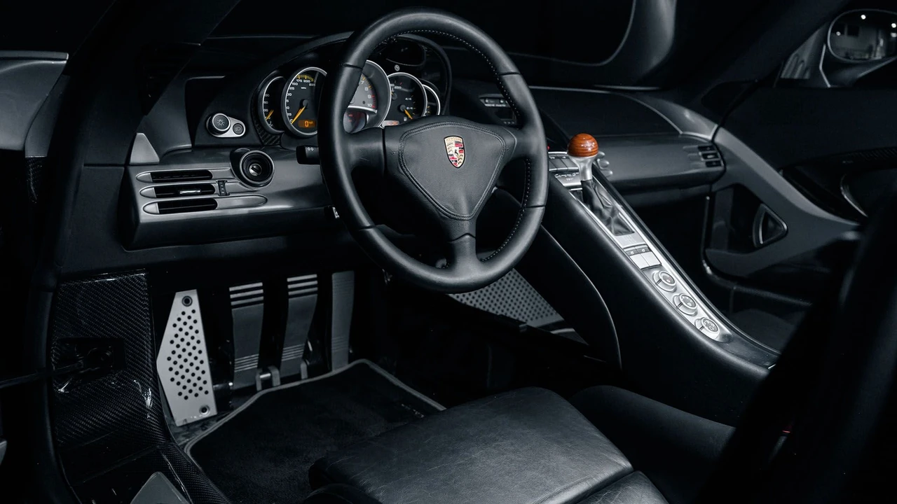 2005 Porsche Carrera GT - Image 8 of 31