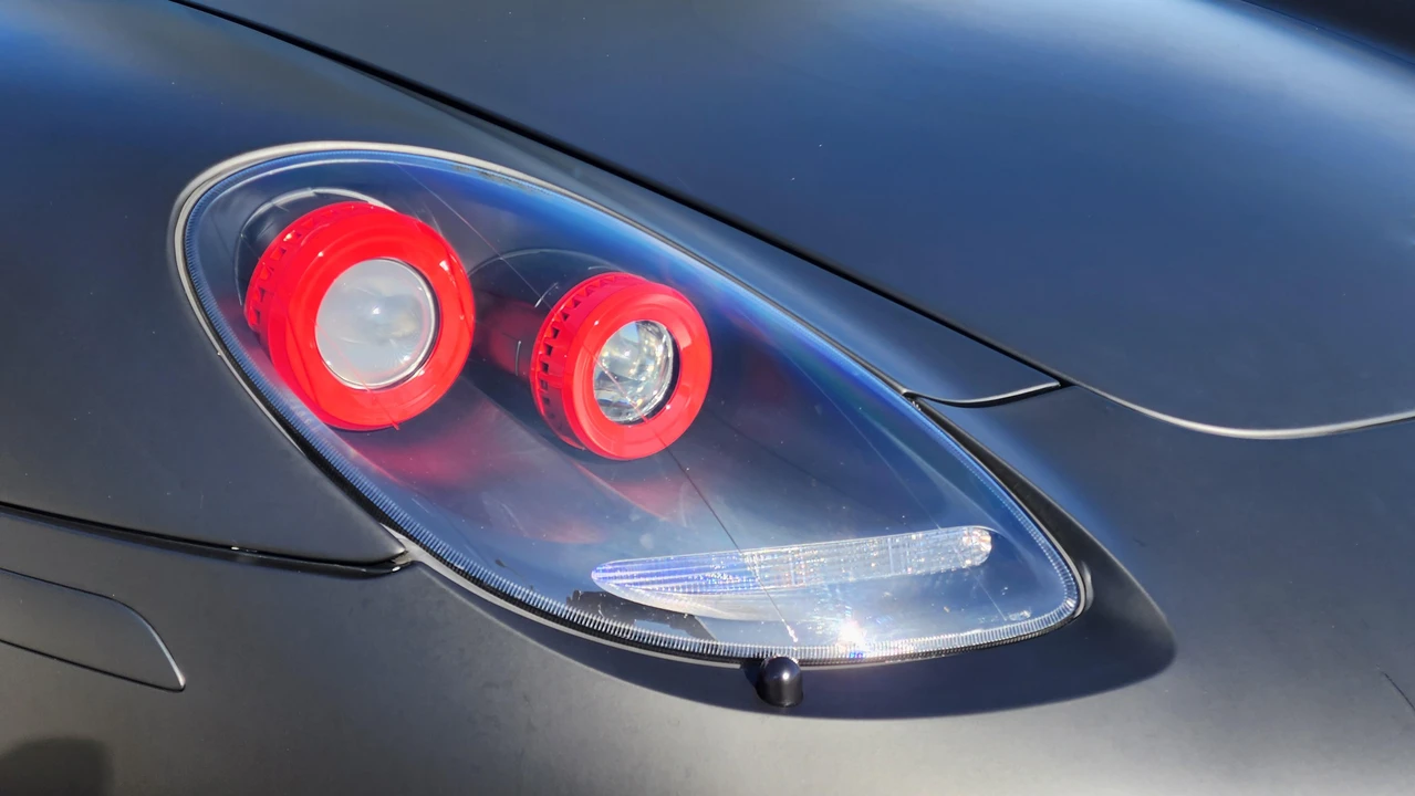 2005 Porsche Carrera GT - Image 23 of 31