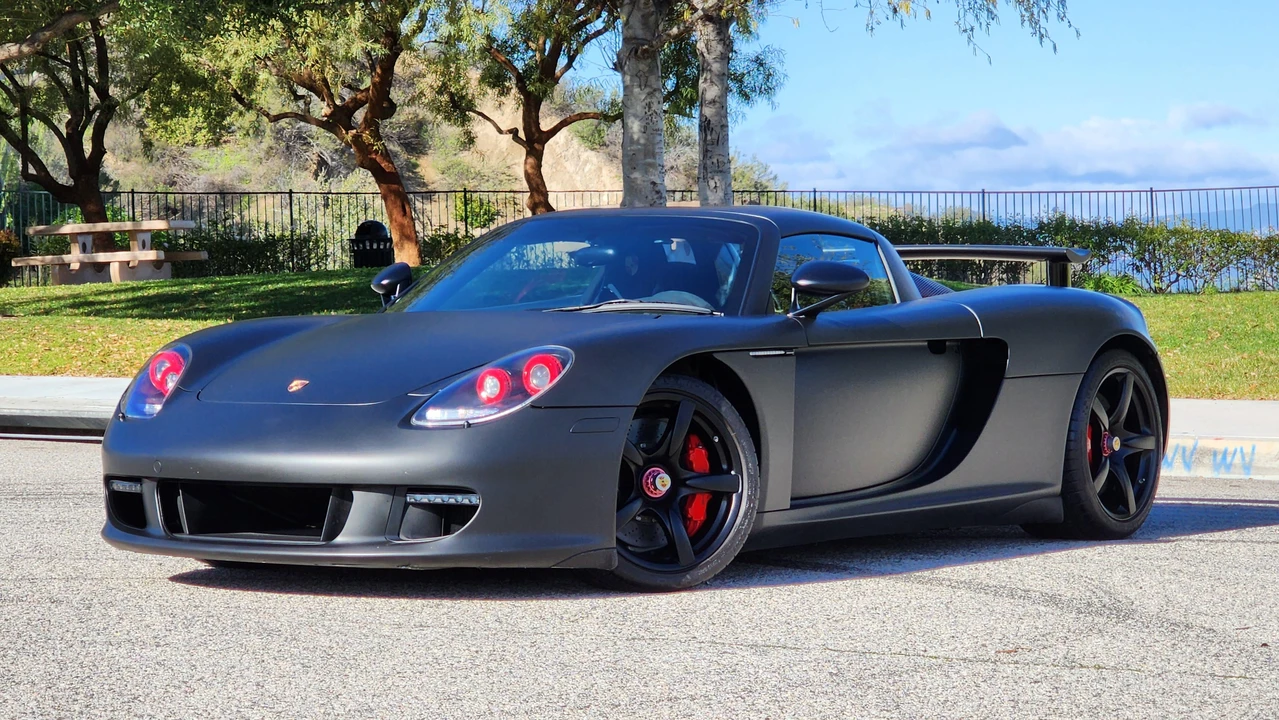 2005 Porsche Carrera GT - Image 12 of 31