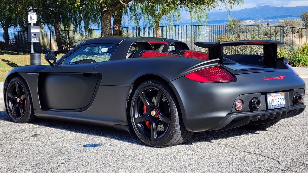 2005 Porsche Carrera GT - Image 14 of 31